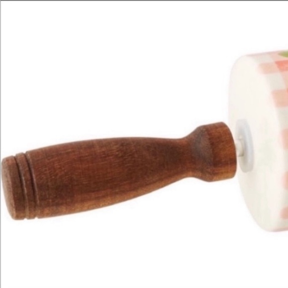 New- The Pioneer Woman Sweet Romance
Ceramic Stoneware Rolling Pin - Picture 2 of 3